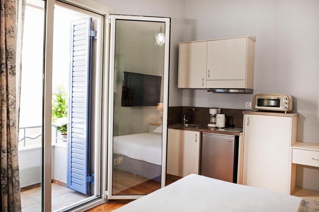 Lovely 1St Fl. Apt, With Balcony In Pagrati Athen Exterior foto