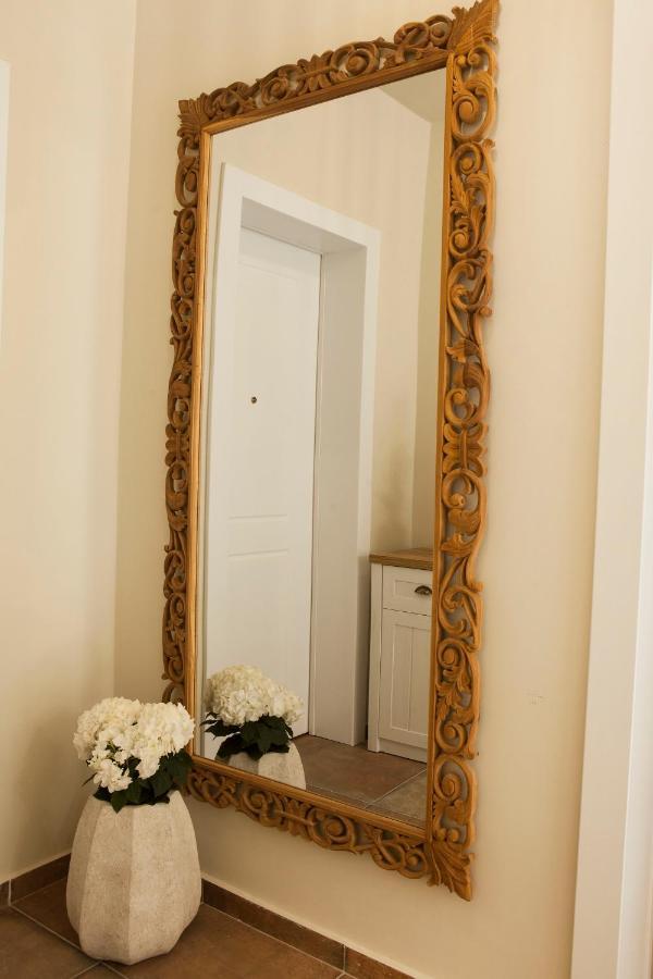 Lovely 1St Fl. Apt, With Balcony In Pagrati Athen Exterior foto