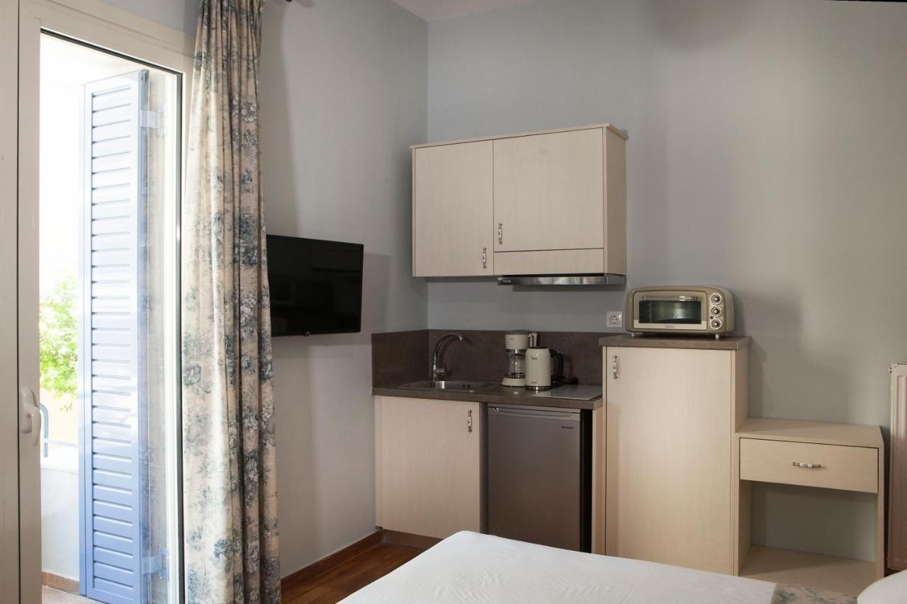 Lovely 1St Fl. Apt, With Balcony In Pagrati Athen Exterior foto