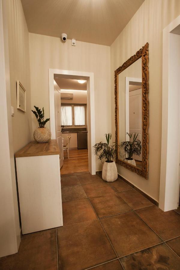Lovely 1St Fl. Apt, With Balcony In Pagrati Athen Exterior foto