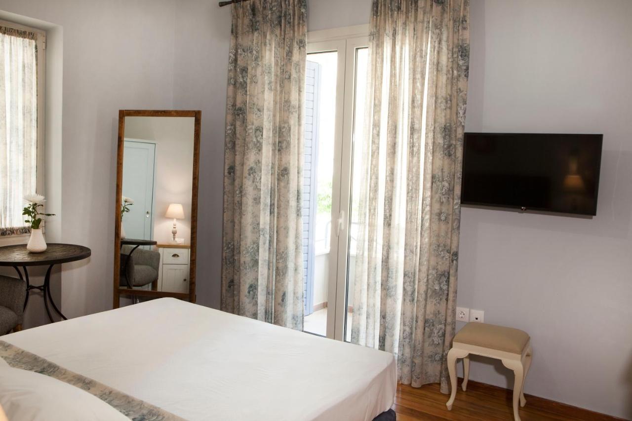 Lovely 1St Fl. Apt, With Balcony In Pagrati Athen Exterior foto